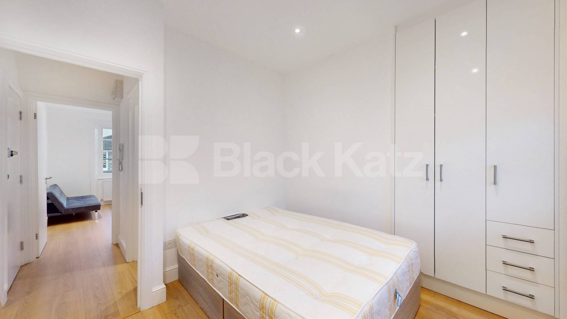 Contemporary One-Bedroom Home in West London Chepstow Road, Bayswater